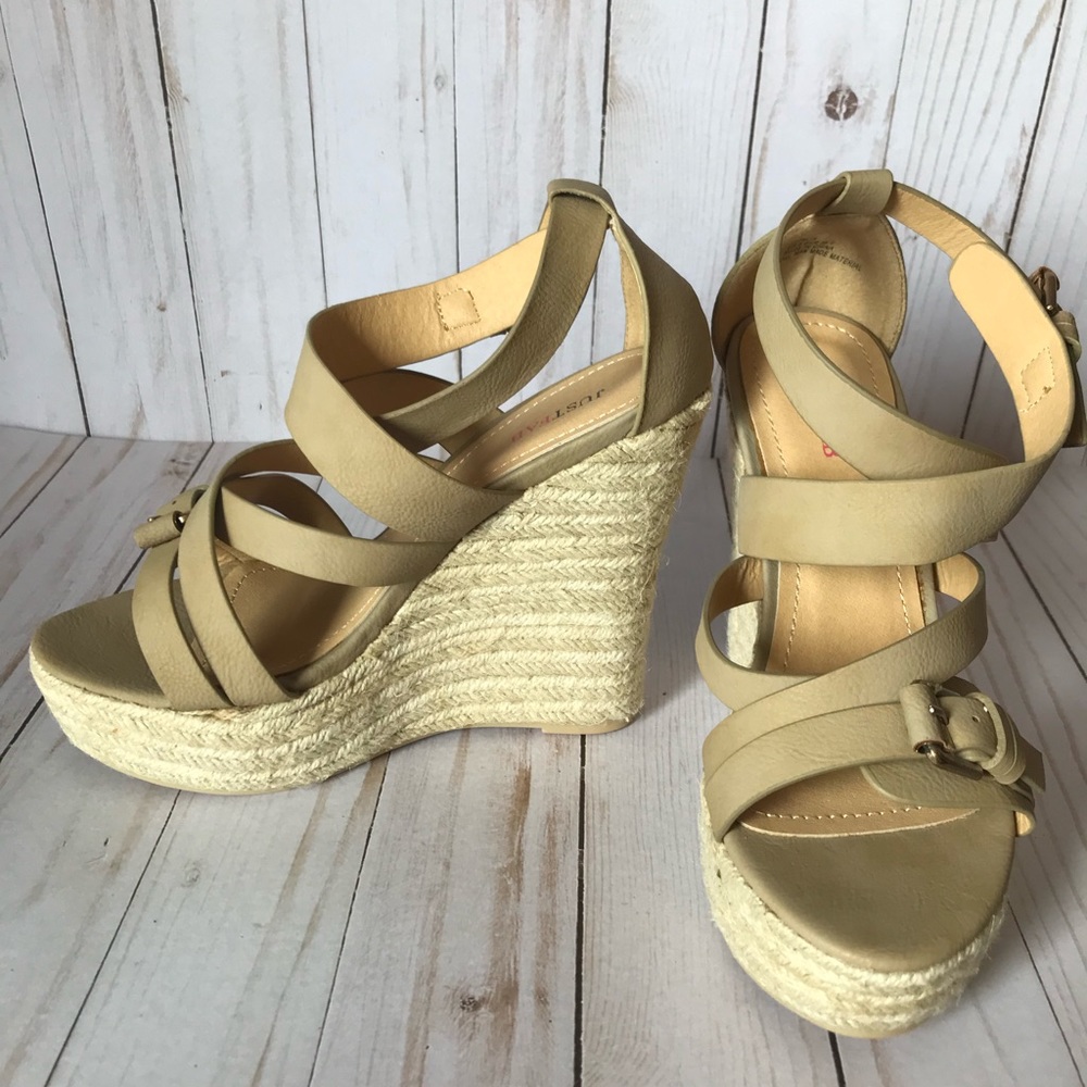 JUSTFAB tan wedges, NWOT size 6
